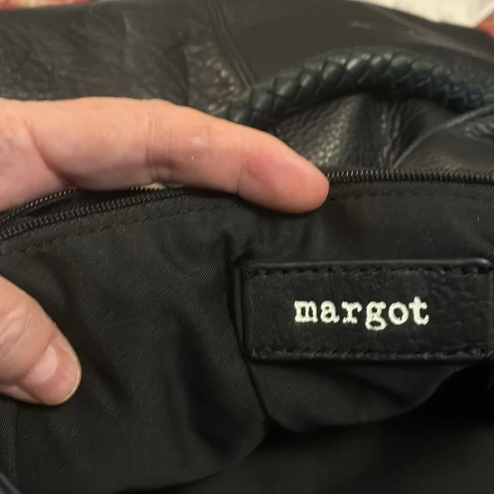 “margot” Elegant Black Leather Tote Bag - Picture 10 of 10